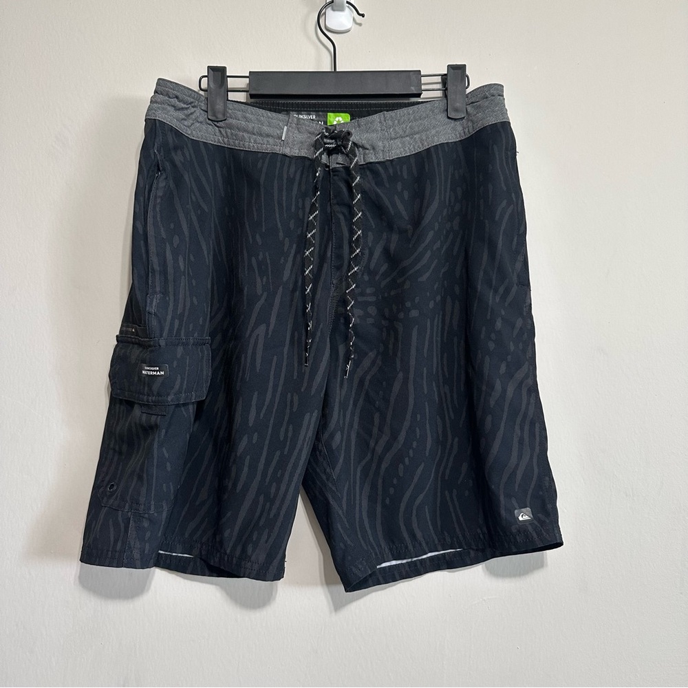 Quiksilver Waterman Black and Gray Swim Shorts Mens Size 32 NWOT Angler Ripples